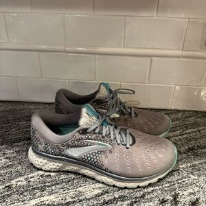 Women’s Brooks Glycerin 17 Size 8.5